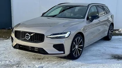 Occasion 2025 Volvo V60 Plus Stationwagen | € 44.900 (Eerlijke prijs)