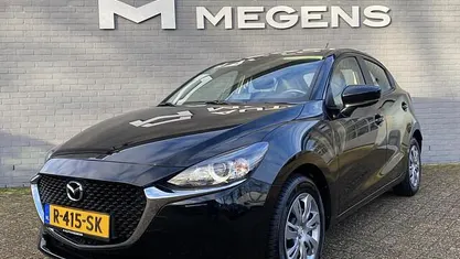 Zwart (parellak) Gebruikt 2022 Mazda 2 Comfort Hatchback | € 16.900 (Eerlijke prijs)