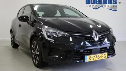Zwart Occasion 2022 Renault Clio V Equilibre Hatchback | € 9.876 (Eerlijke prijs)