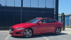 Rood, metallic lak Gebruikt 2015 Jaguar XE S Sedan | € 24.890 (Eerlijke prijs)