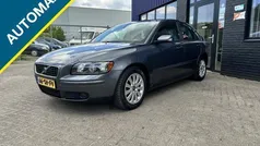 Grijs Gebruikt 2006 Volvo S40 Momentum Sedan | € 3.749 (Eerlijke prijs)
