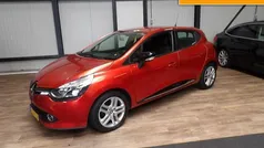 Rood Gebruikt 2013 Renault Clio IV Expression Hatchback | € 3.890 (Eerlijke prijs)