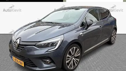 Grijs Gebruikt 2021 Renault Clio V Initiale Paris Hatchback | € 18.950 (Eerlijke prijs)
