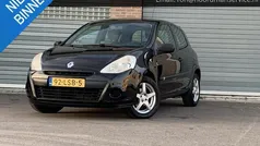 Zwart Gebruikt 2010 Renault Clio II Hatchback | € 2.450 (Eerlijke prijs)