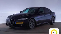 Zwart, metallic lak Gebruikt 2017 Alfa Romeo Giulia Super Sedan | € 21.445 (Super prijs)
