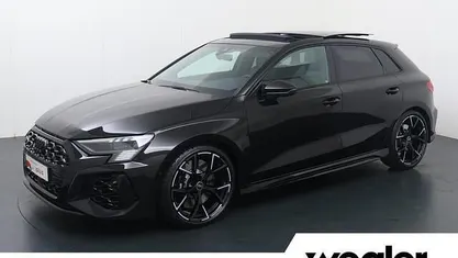Zwart (metallic) Occasion 2023 Audi RS3 Sportback Premium Hatchback | € 69.940 (Super prijs)