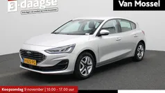 Grijs Gebruikt 2022 Ford Focus Style Hatchback | € 17.400 (Goede deal)