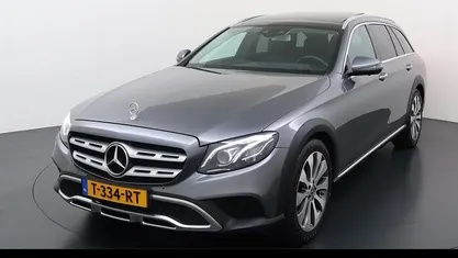 Grijs Gebruikt 2019 Mercedes E220 Avantgarde Stationwagen | € 27.950 (Goede deal)