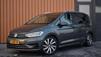 Gebruikt 2020 VW Touran Highline MPV | € 27.950 (Eerlijke prijs)