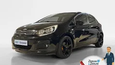 Zwart Gebruikt 2015 Kia Rio Start Hatchback | € 7.995 (Eerlijke prijs)