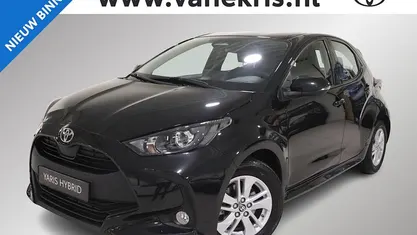 Zwart Occasion 2024 Toyota Yaris Hybrid Active Hatchback | € 24.199 (Eerlijke prijs)