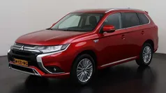 Rood Gebruikt 2021 Mitsubishi Outlander P-HEV Intense SUV | € 28.895 (Eerlijke prijs)