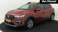 Rood Gebruikt 2022 Dacia Sandero Comfort Hatchback | € 15.935 (Eerlijke prijs)