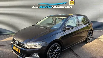 Zwart Occasion 2018 VW Polo Comfortline Hatchback | € 13.995 (Eerlijke prijs)