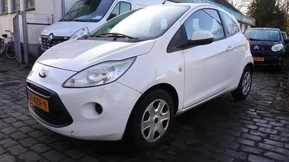 Wit Occasion 2010 Ford Ka Cool & Sound Edition Hatchback | € 1.295 (Goede deal)