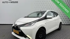 Wit Gebruikt 2014 Toyota Aygo X-play Hatchback | € 4.950 (Eerlijke prijs)