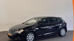 Zwart Gebruikt 2016 Seat Leon CONNECT Hatchback | € 9.450 (Eerlijke prijs)