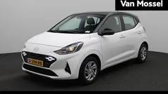 Wit Gebruikt 2024 Hyundai i10 Premium Hatchback | € 17.440 (Eerlijke prijs)