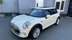 Wit Gebruikt 2015 Mini Cooper Business Hatchback | € 9.445 (Eerlijke prijs)