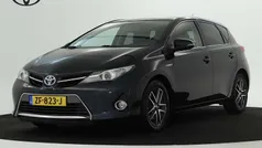 Zwart Gebruikt 2015 Toyota Auris Hybrid Limited Hatchback | € 13.945 (Eerlijke prijs)