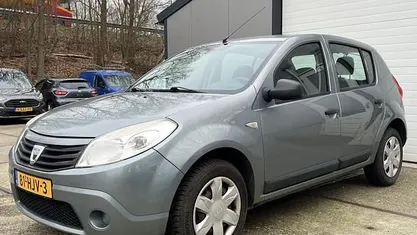 Occasion 2009 Dacia Sandero Ambiance Hatchback | € 999 (Goede deal)