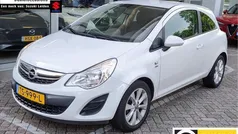 Wit Gebruikt 2013 Opel Corsa Selection Hatchback | € 5.745 (Eerlijke prijs)