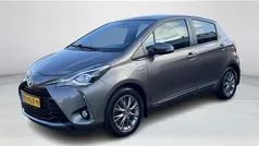 Grijs Gebruikt 2017 Toyota Yaris Hybrid Executive Hatchback | € 15.850 (Goede deal)