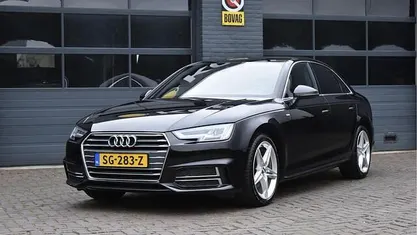 Zwart Gebruikt 2018 Audi A4 S-Line Sedan | € 22.950 (Eerlijke prijs)