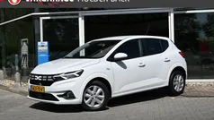 Wit Gebruikt 2024 Dacia Sandero Expression Hatchback | € 21.695 (Eerlijke prijs)