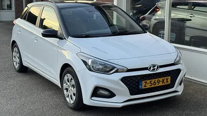 Occasion 2020 Hyundai i20 Premium Hatchback | € 13.998 (Eerlijke prijs)