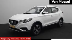 Wit Gebruikt 2020 MG ZS Luxury Sedan | € 14.777 (Eerlijke prijs)