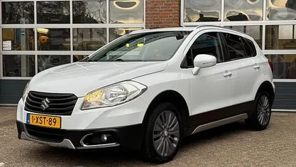 Wit (metallic) Occasion 2014 Suzuki SX4 Exclusive SUV | € 12.950 (Eerlijke prijs)