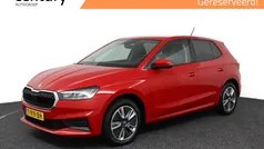 Rood Gebruikt 2023 Skoda Fabia Ambition Hatchback | € 18.795 (Super prijs)