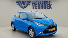 Gebruikt 2017 Toyota Aygo X-play Hatchback | € 7.900 (Eerlijke prijs)