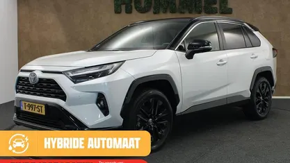 Wit Gebruikt 2023 Toyota RAV4 Hybrid Style SUV | € 41.645 (Eerlijke prijs)