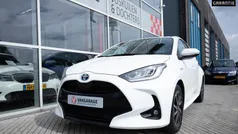 Wit Gebruikt 2021 Toyota Yaris Hybrid Design Hatchback | € 21.950 (Eerlijke prijs)