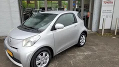Grijs Gebruikt 2010 Toyota iQ Comfort Hatchback | € 7.795 (Eerlijke prijs)