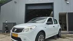 Wit Gebruikt 2009 Dacia Sandero Hatchback | € 1.250 (Eerlijke prijs)