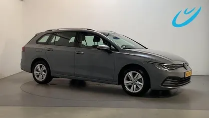 Occasion VW Golf VIII Life 110 PK (80 kW) 2022 Grijs Stationwagen