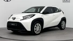 Gebruikt 2024 Toyota Aygo Play Hatchback | € 20.900 (Eerlijke prijs)