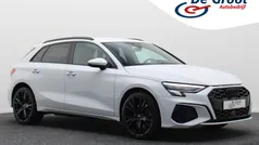 Wit Gebruikt 2022 Audi A3 Sportback e-tron Competition Sedan | € 30.950 (Goede deal)