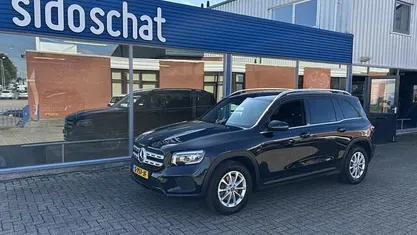 Zwart Gebruikt 2023 Mercedes GLB180 Business SUV | € 39.950 (Eerlijke prijs)