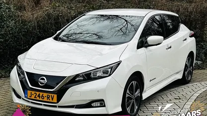 Pearl white m Gebruikt 2020 Nissan Leaf Tekna Hatchback | € 14.435 (Super prijs)
