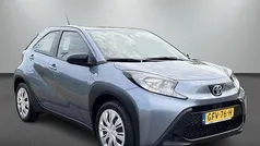 Gebruikt 2024 Toyota Aygo Play Hatchback | € 17.401 (Eerlijke prijs)