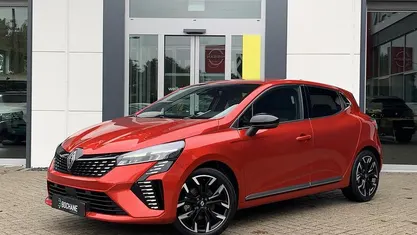 Rood Gebruikt 2024 Renault Clio V Techno Hatchback | € 24.195 (Eerlijke prijs)