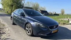 Blauw Gebruikt 2014 Volvo V40 Summum Stationwagen | € 5.999 (Eerlijke prijs)