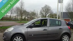 Grijs Gebruikt 2010 Renault Clio R.S. Expression Hatchback | € 2.850 (Eerlijke prijs)