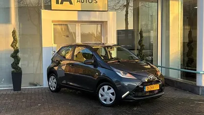 Occasion Toyota Aygo X-play 69 PK (50 kW) 2015 Grijs Hatchback