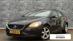 Gebruikt 2015 Volvo V40 Momentum Hatchback | € 13.694 (Eerlijke prijs)