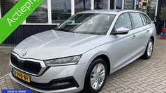 Grijs Gebruikt 2022 Skoda Octavia Business Line Stationwagen | € 20.649 (Eerlijke prijs)